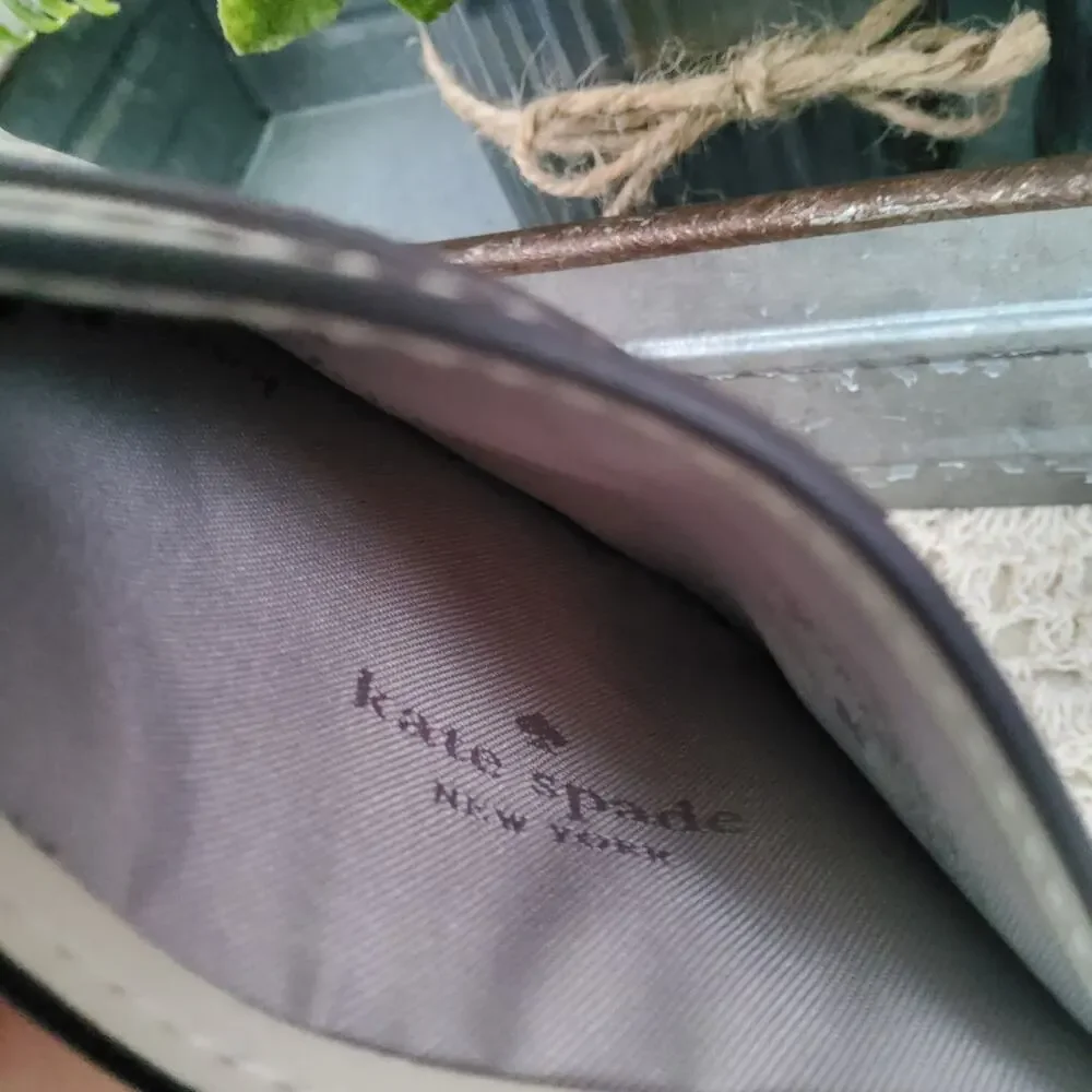 Kate Spade Women's Spade Flower Card Case in Dark Beige